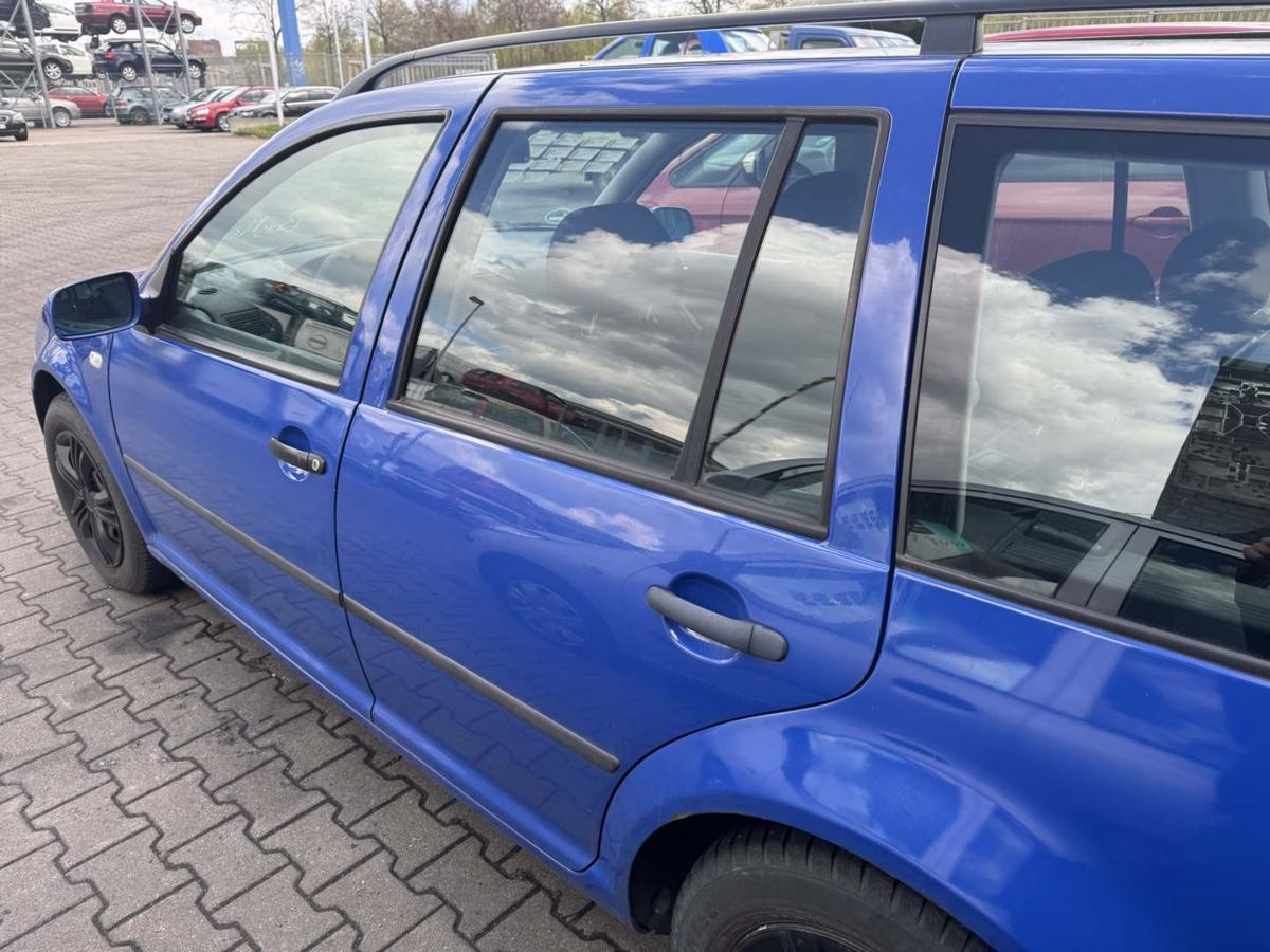 VW Golf 4 original T&uuml;r hinten links LA5C Surfblau Kombi Rohbau Bj.2001